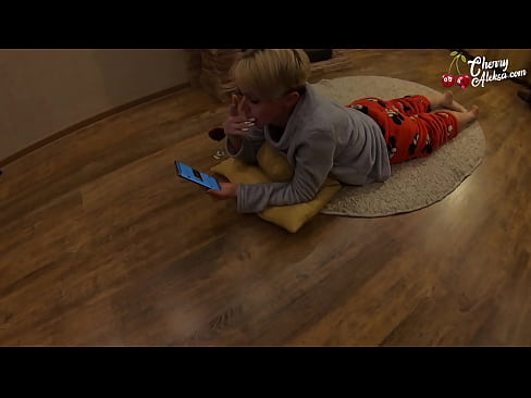 ❤️ Nora blondinka sesa velikega kurca in poskakuje na njem - analni seks ❤❌ Fuck video pri nas ❌