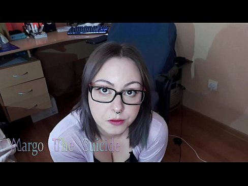 ❤️ Seksi dekle z očali globoko sesa dildo pred kamero ❤❌ Fuck video pri nas ❌